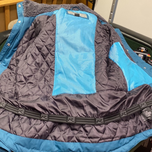 Coat - Picture 5 of 6